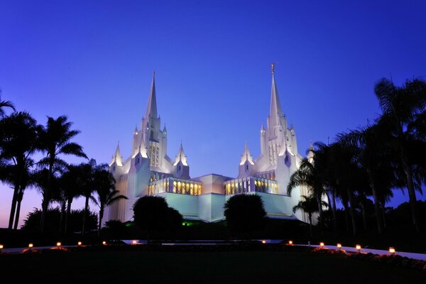 San Diego Temple at Night