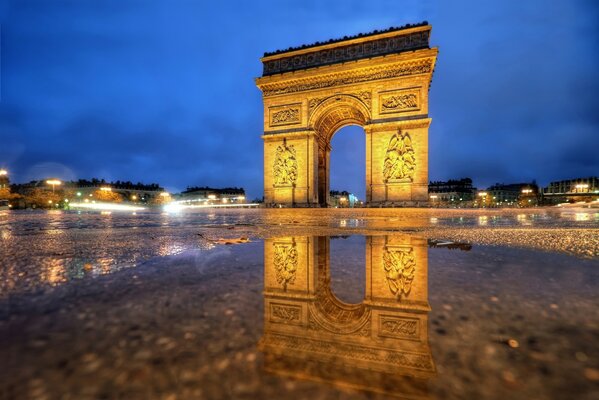 Arc de Triomphe on the water in Paris