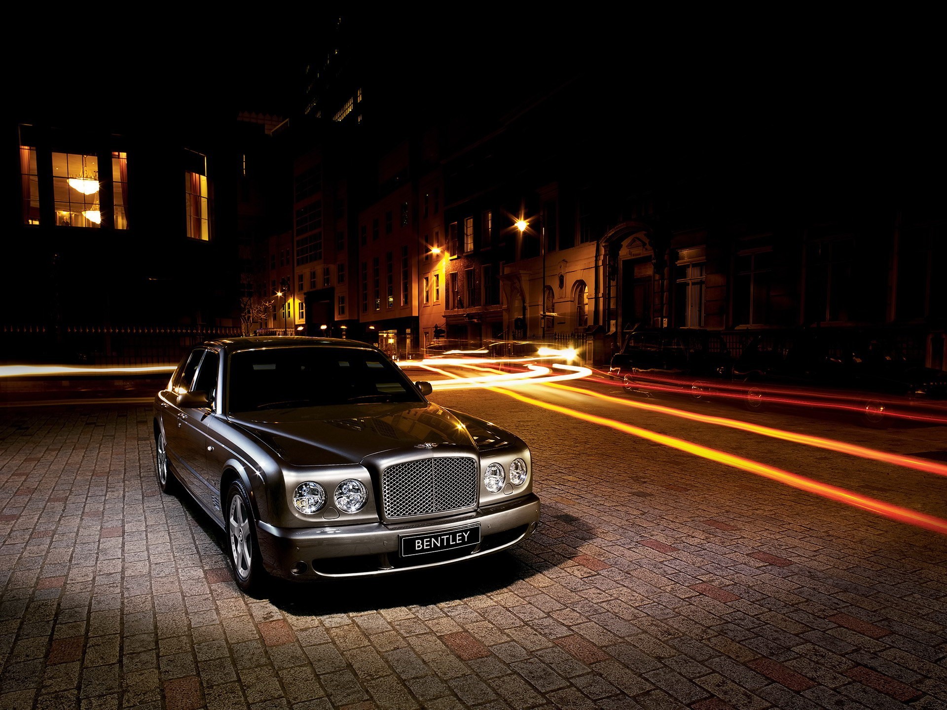 bentley arnage treno strada