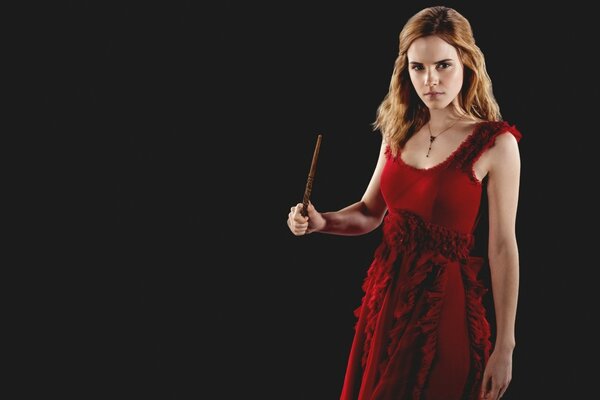 Hermione en vestido rojo