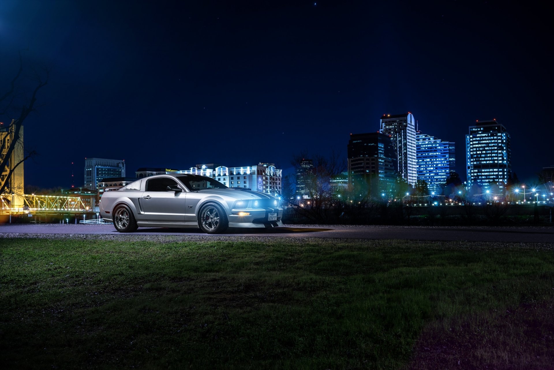 ford mustang american muscle car nigth dark downtown front