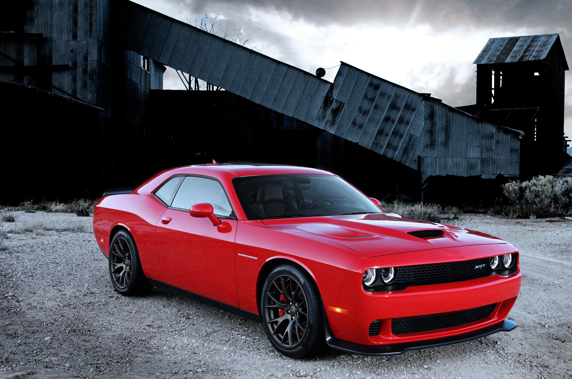 увернуться challenger сто перегруженный с hemi hellcat двигатель