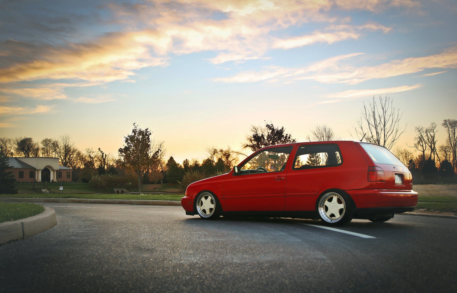 volkswagen golf mk3 rouge volkswagen rouge profil ciel nuages