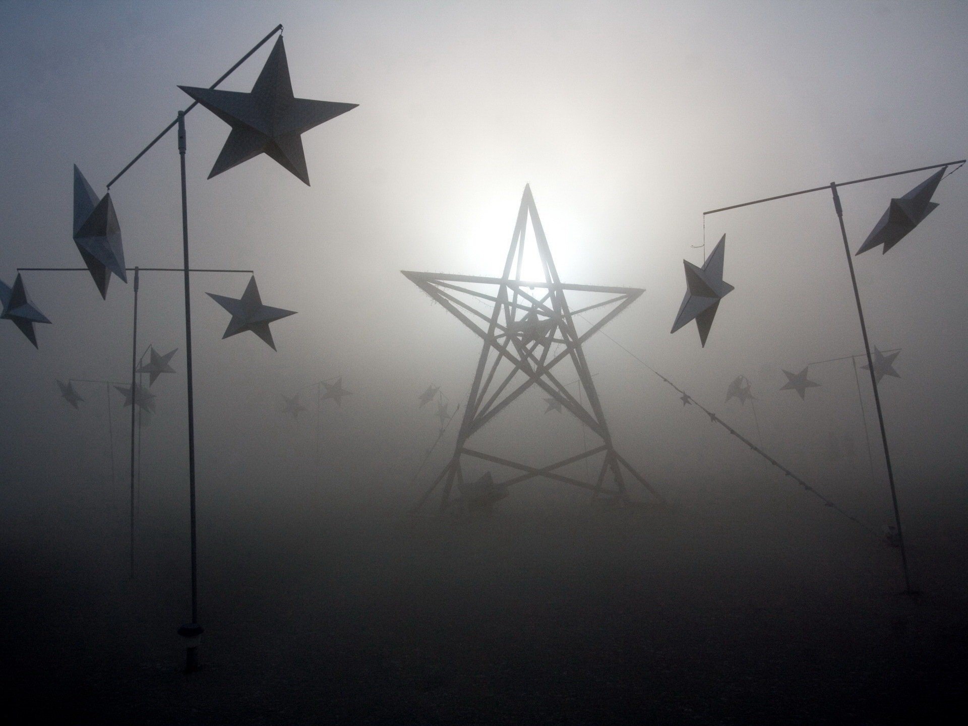 estrellas luz de fondo palos textura blanco y negro