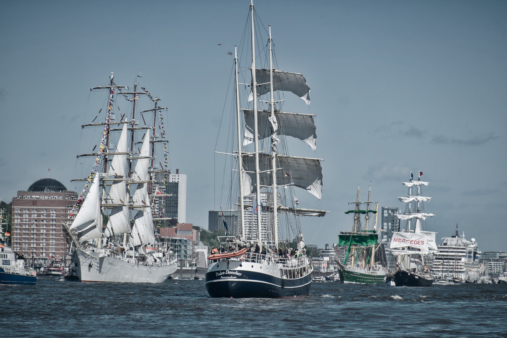 hambourg allemagne elbe elbe rivière défilé navires voiliers