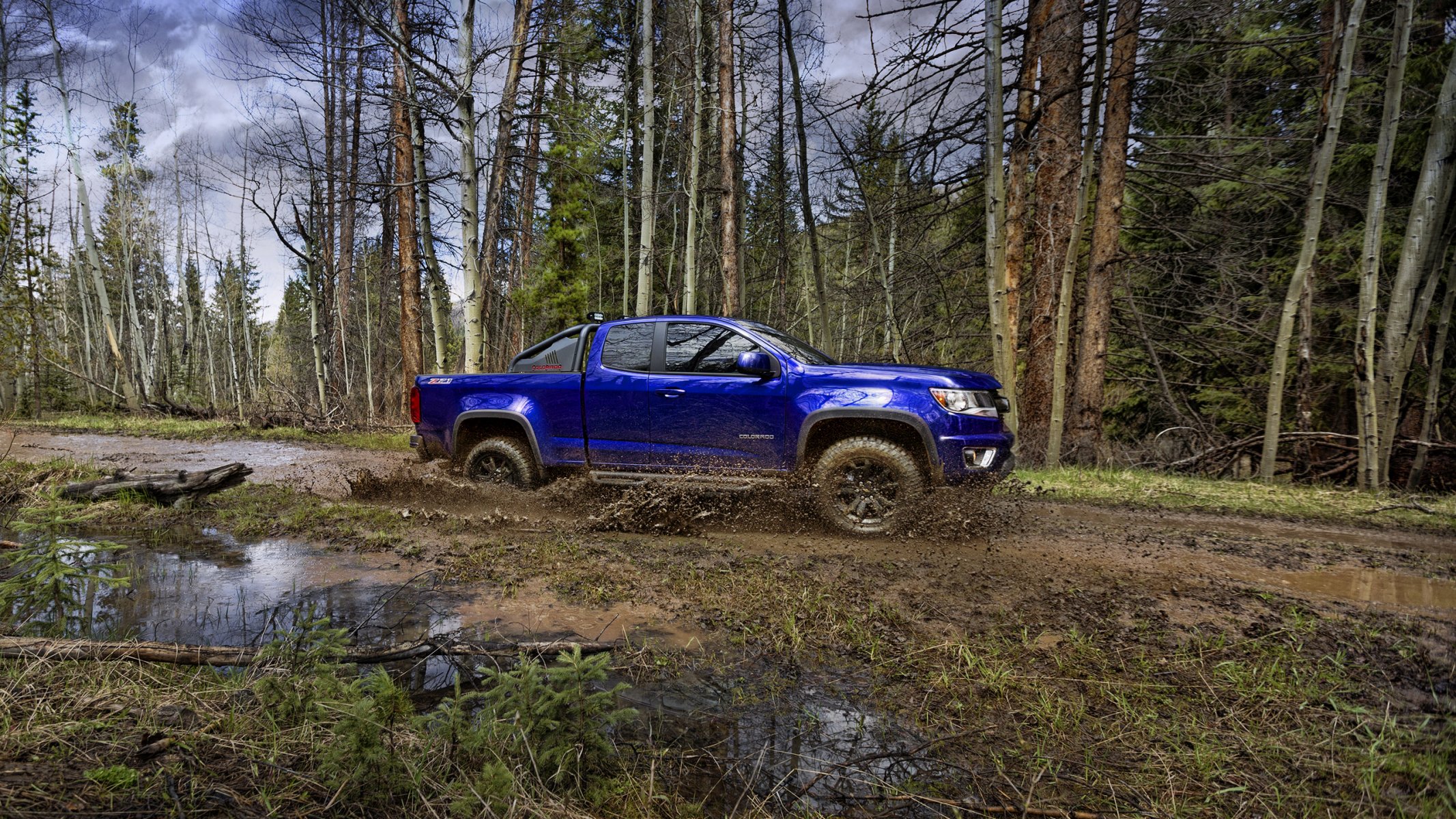 2015 г. chevrolet колорадо z71 трейл босс extended cab шевроле пикап джип синий