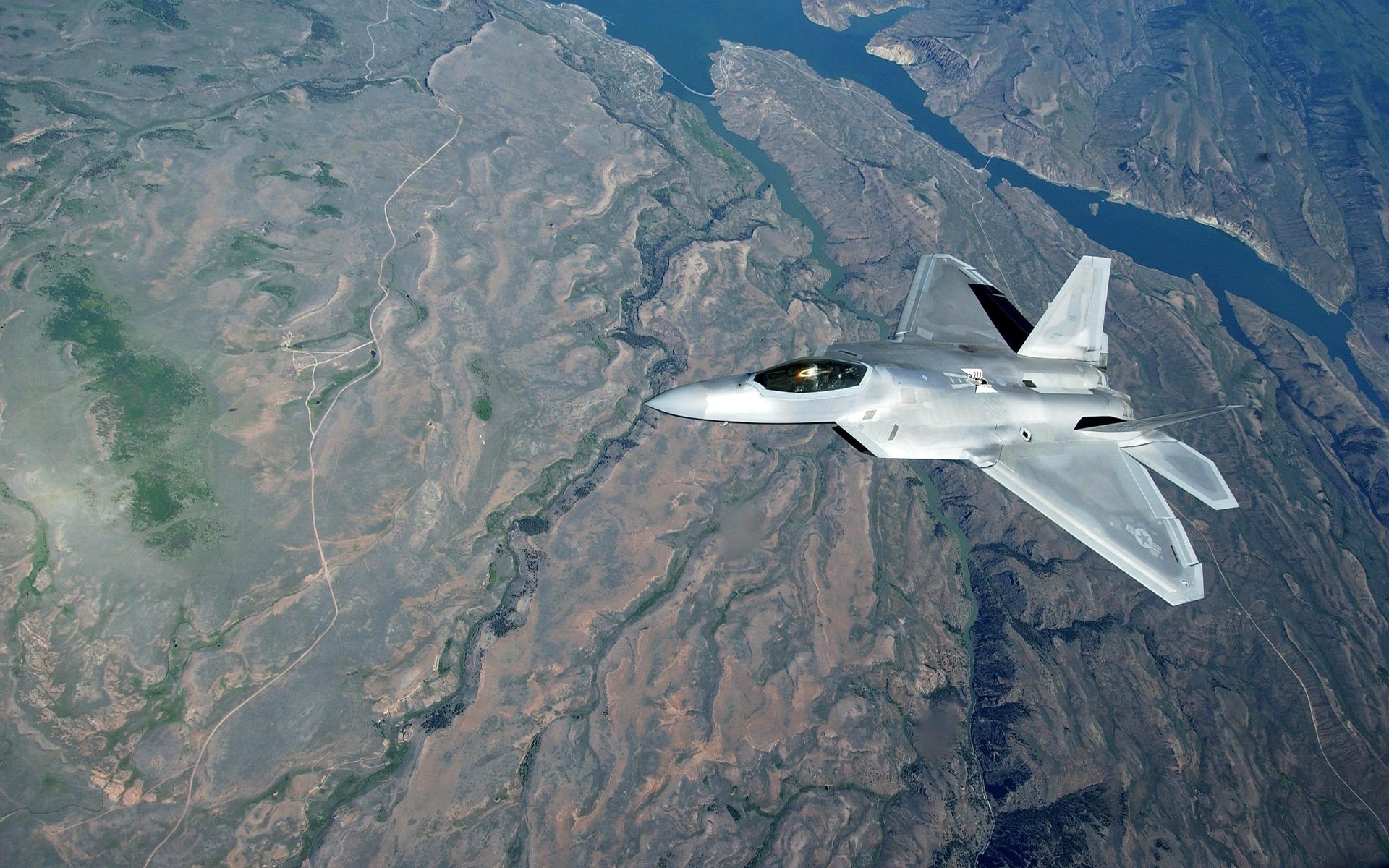 f-22 szary samolot