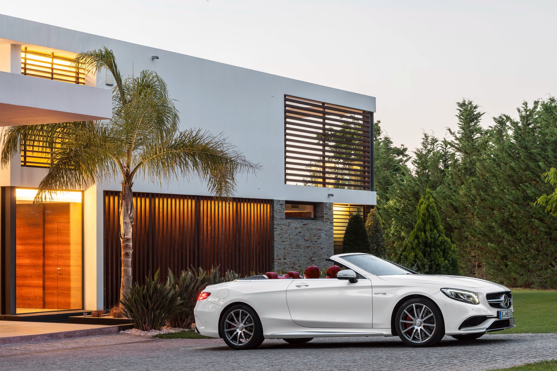 2015 mercedes-benz amg classe s s 63 a217 mercedes cabriolet blanc palmier maison