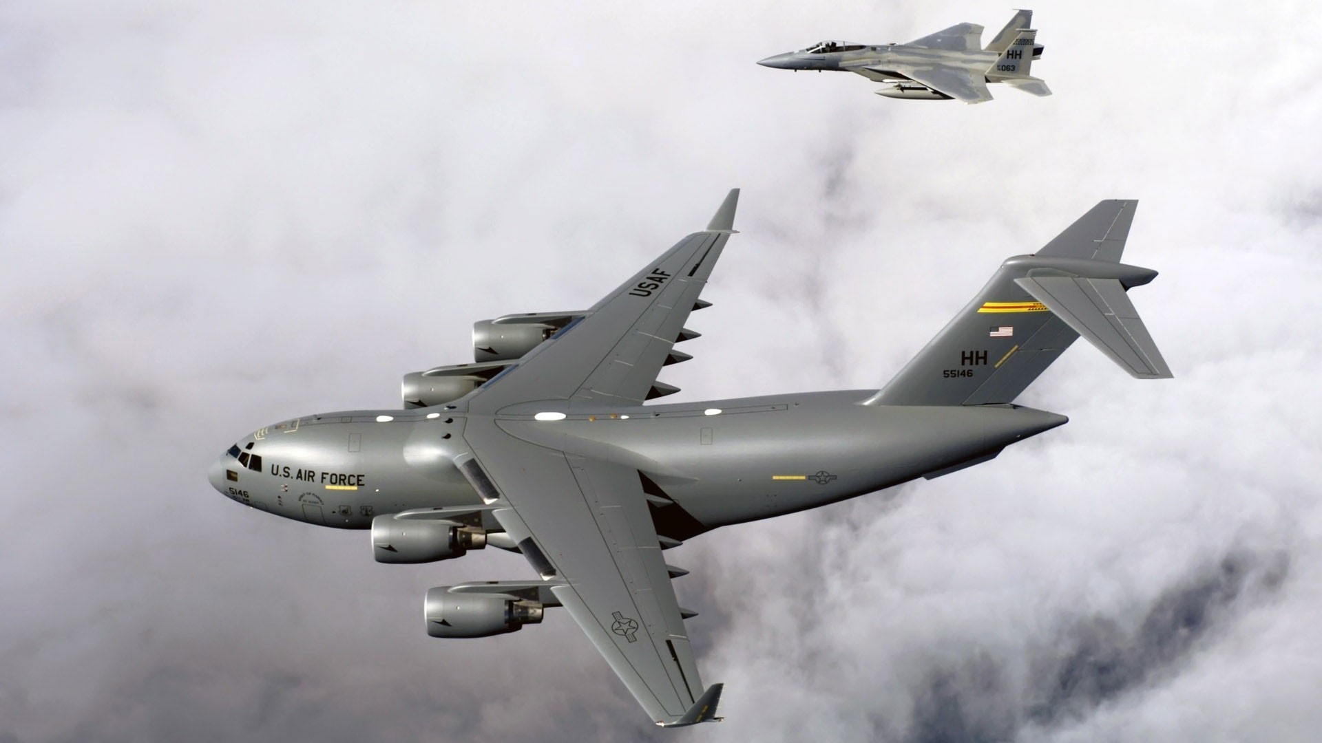 avion deux combattant militaire c-17 globemaster