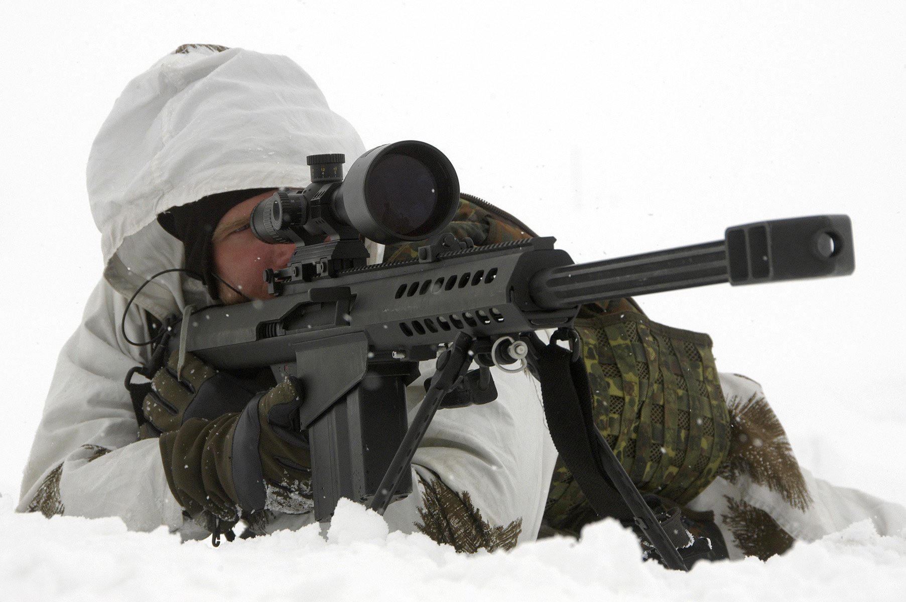 francotirador óptica invierno hombre rifle nieve tirador