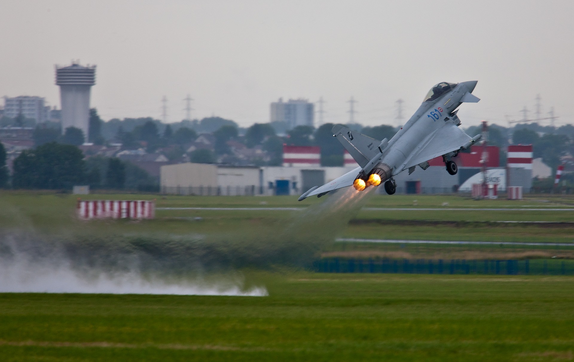 aereo aeroporto decollo calore