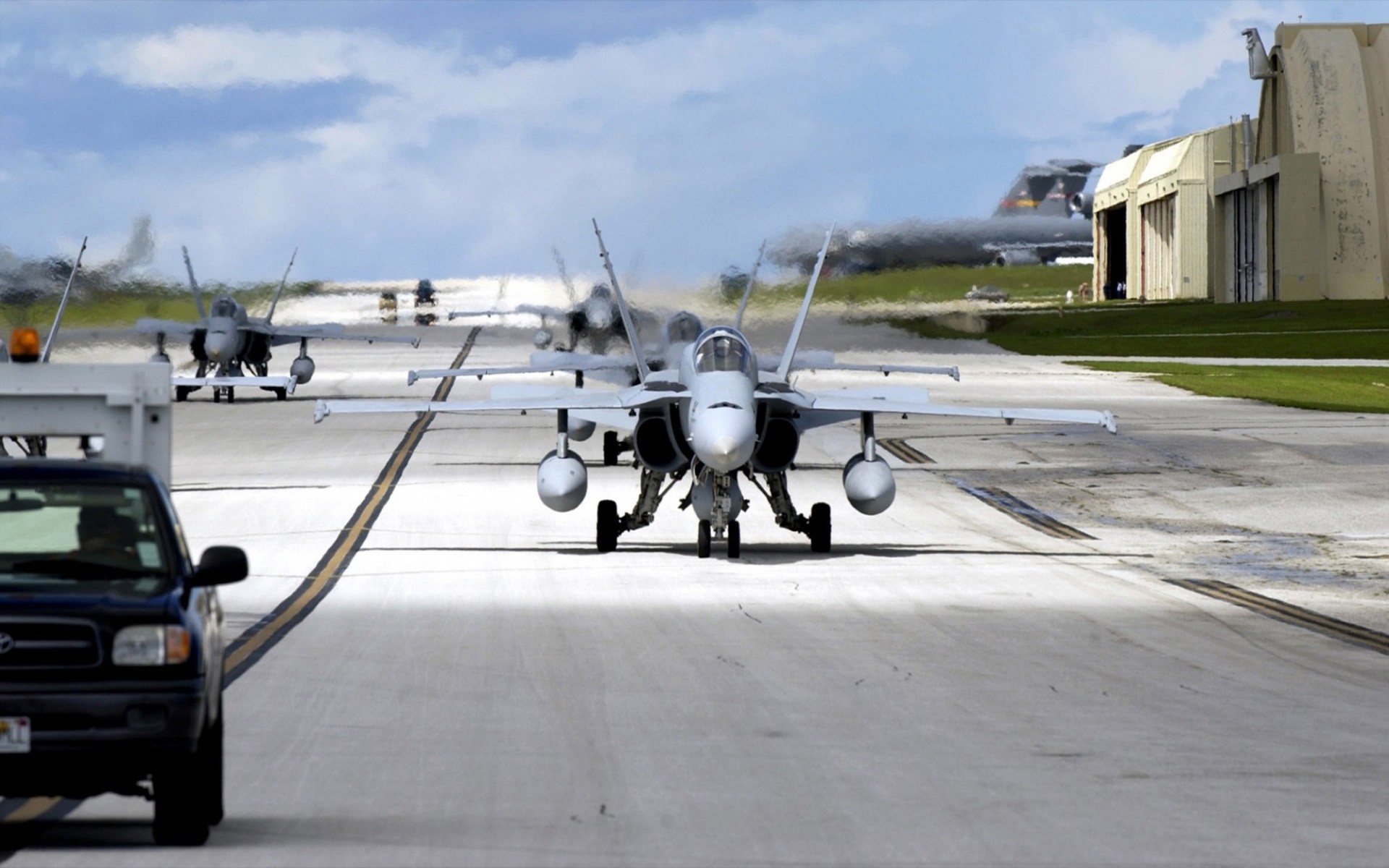 f 18 hangar startbahn