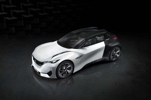 Peugeot comme toujours dans le concept, la suite