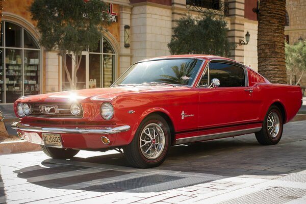 Clásico rojo Ford Mustang