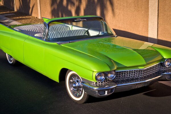 Cadillac retrò verde del 1960