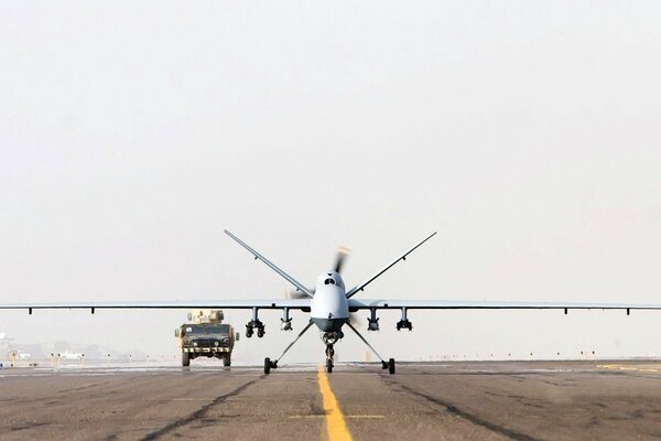 L avion va décoller sur la piste