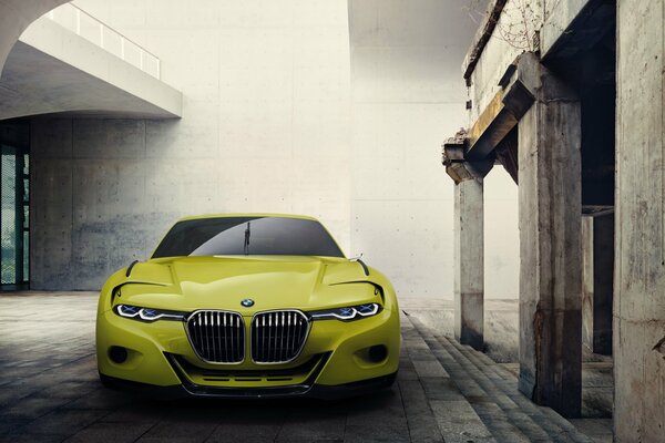 BMW 2015 colore acido brillante