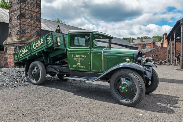 Camion classique des années quarante