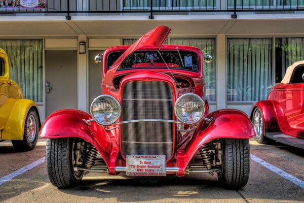 Nouvelle génération Ford Berline rouge