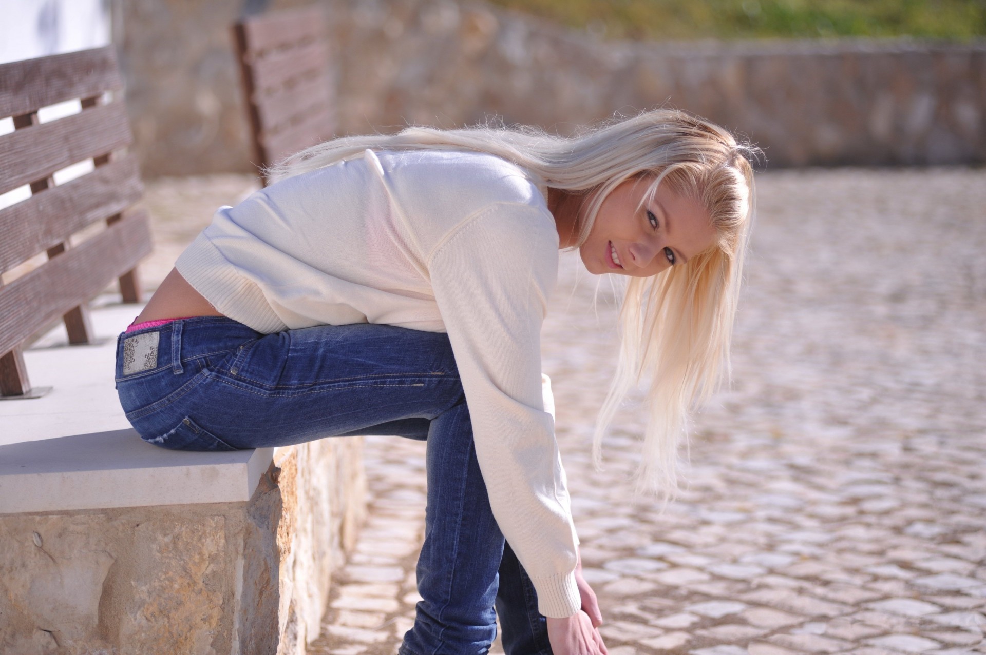 jeans modell lange haare blond