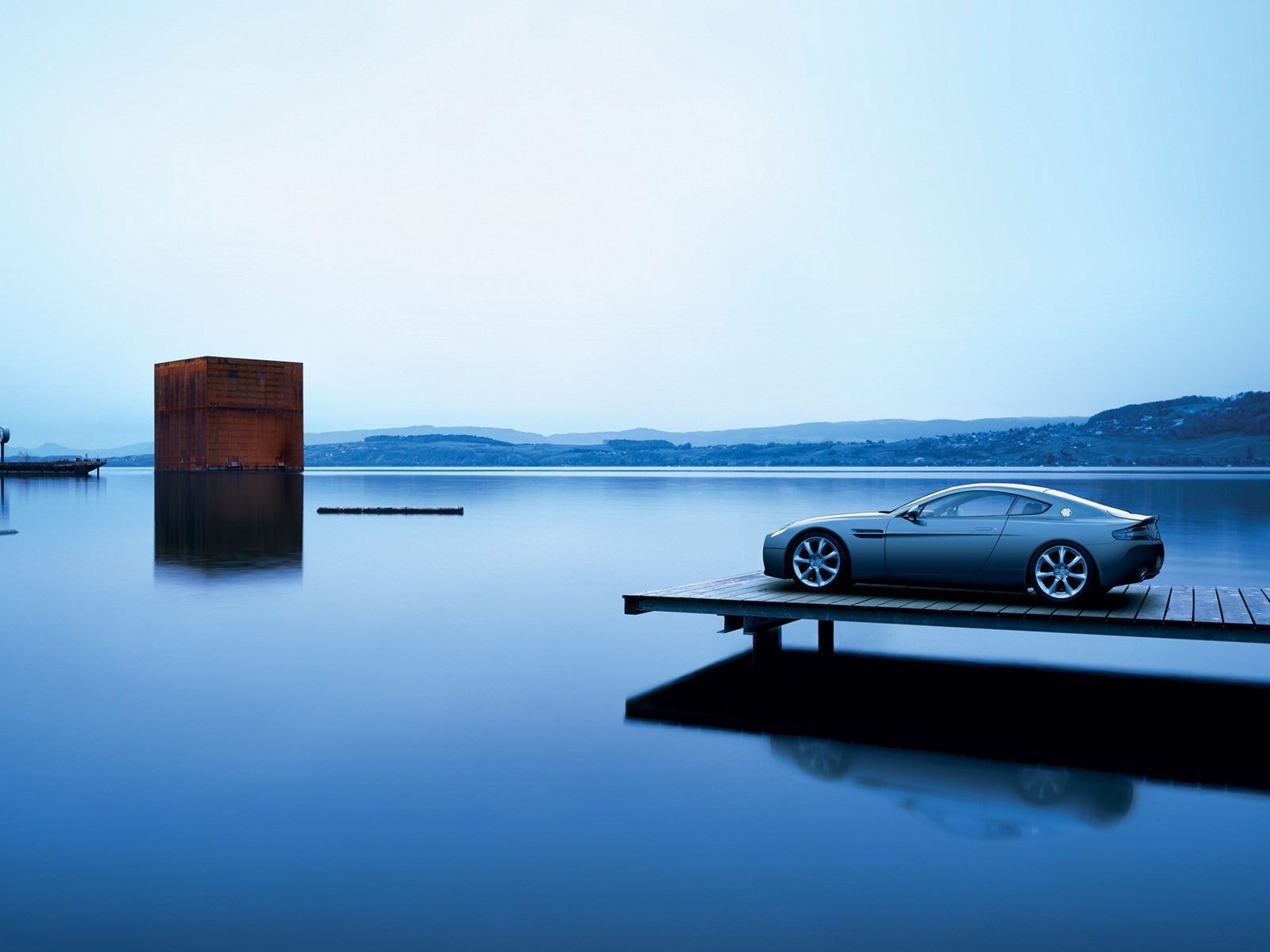 aston martin night pier