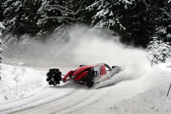 Winter races in the forest are the most extreme on such cars