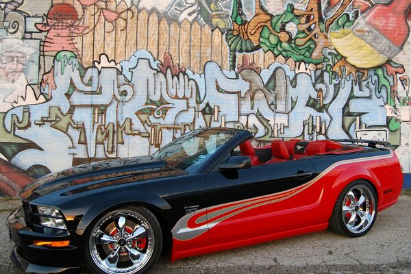 Mustang is combined with the pattern on the wall