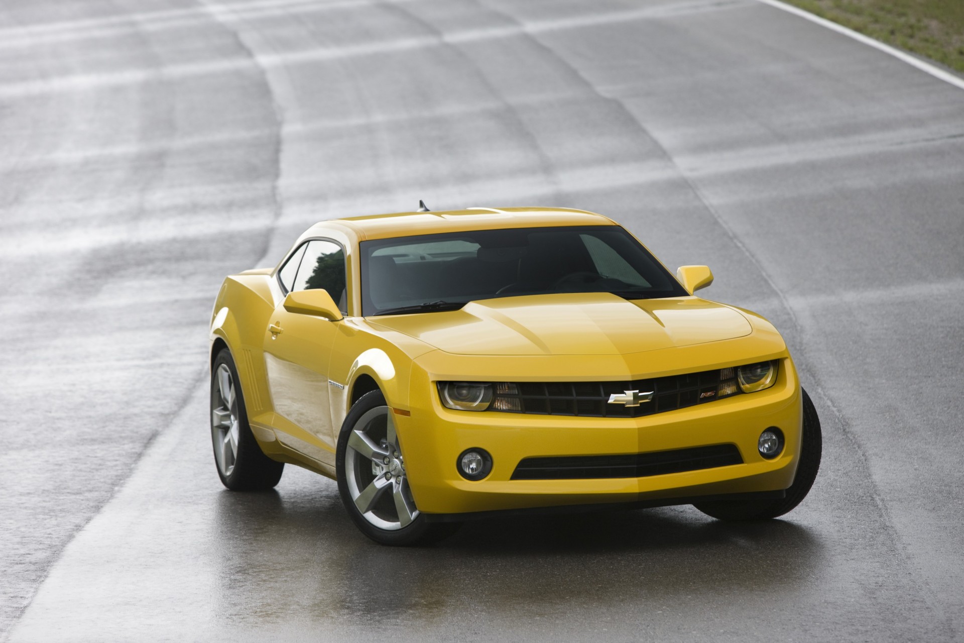 chevrolet camaro giallo