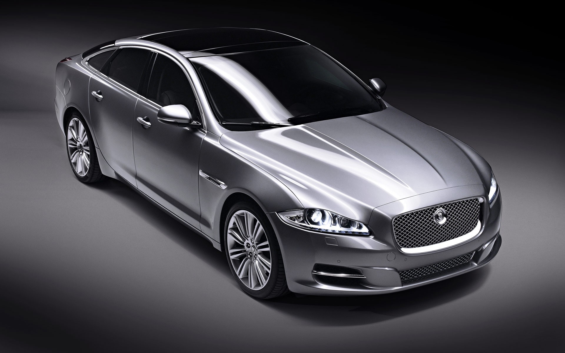 jaguar modello xj argento