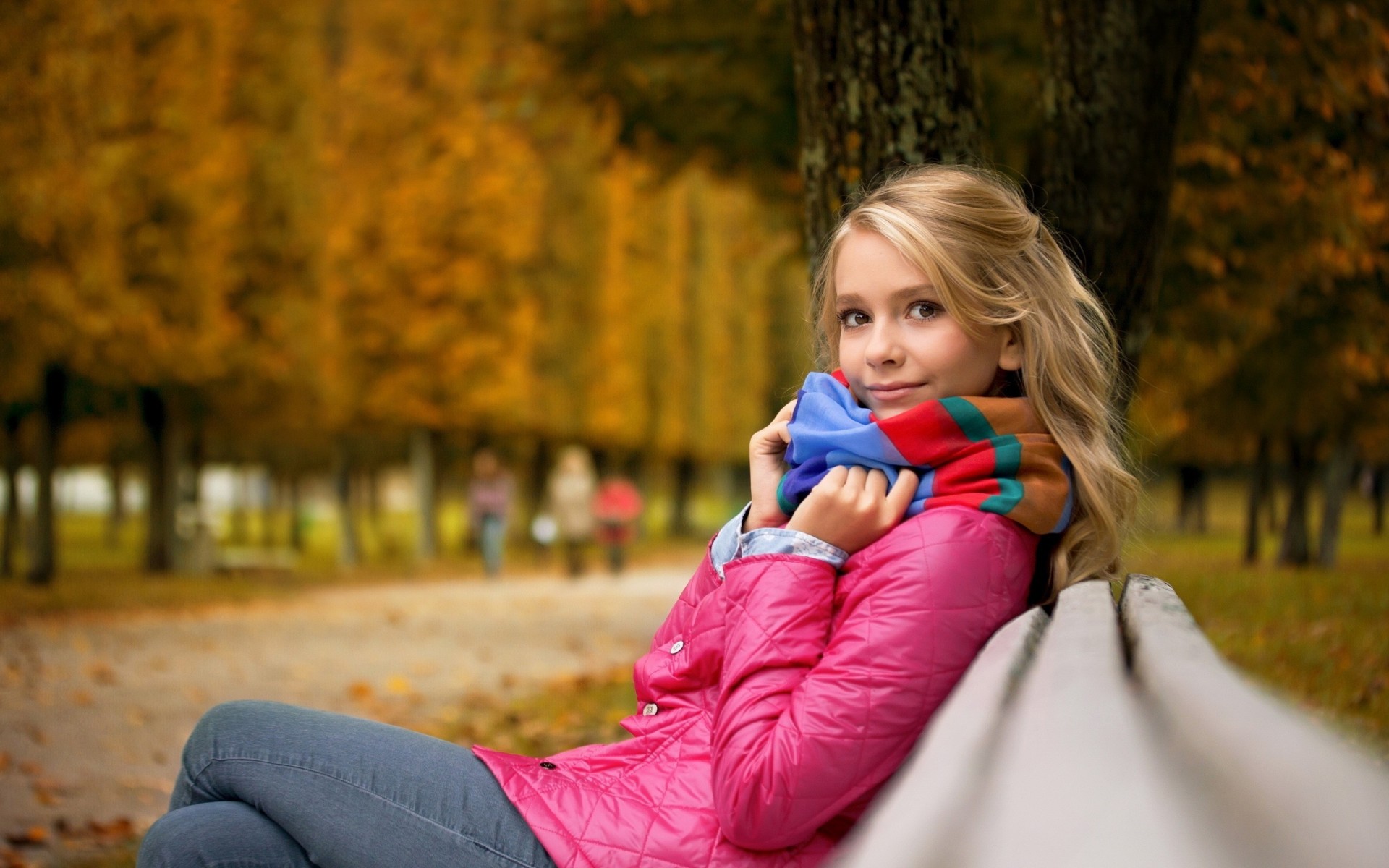 a woman girl park blonde autumn yellow