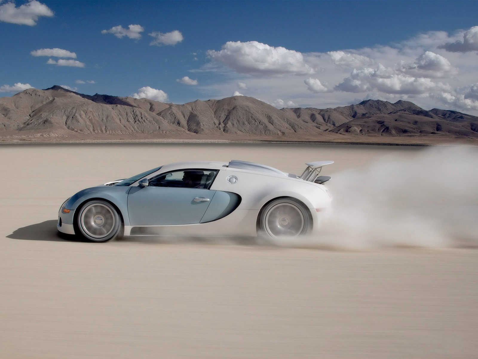 bugatti veyron deserto