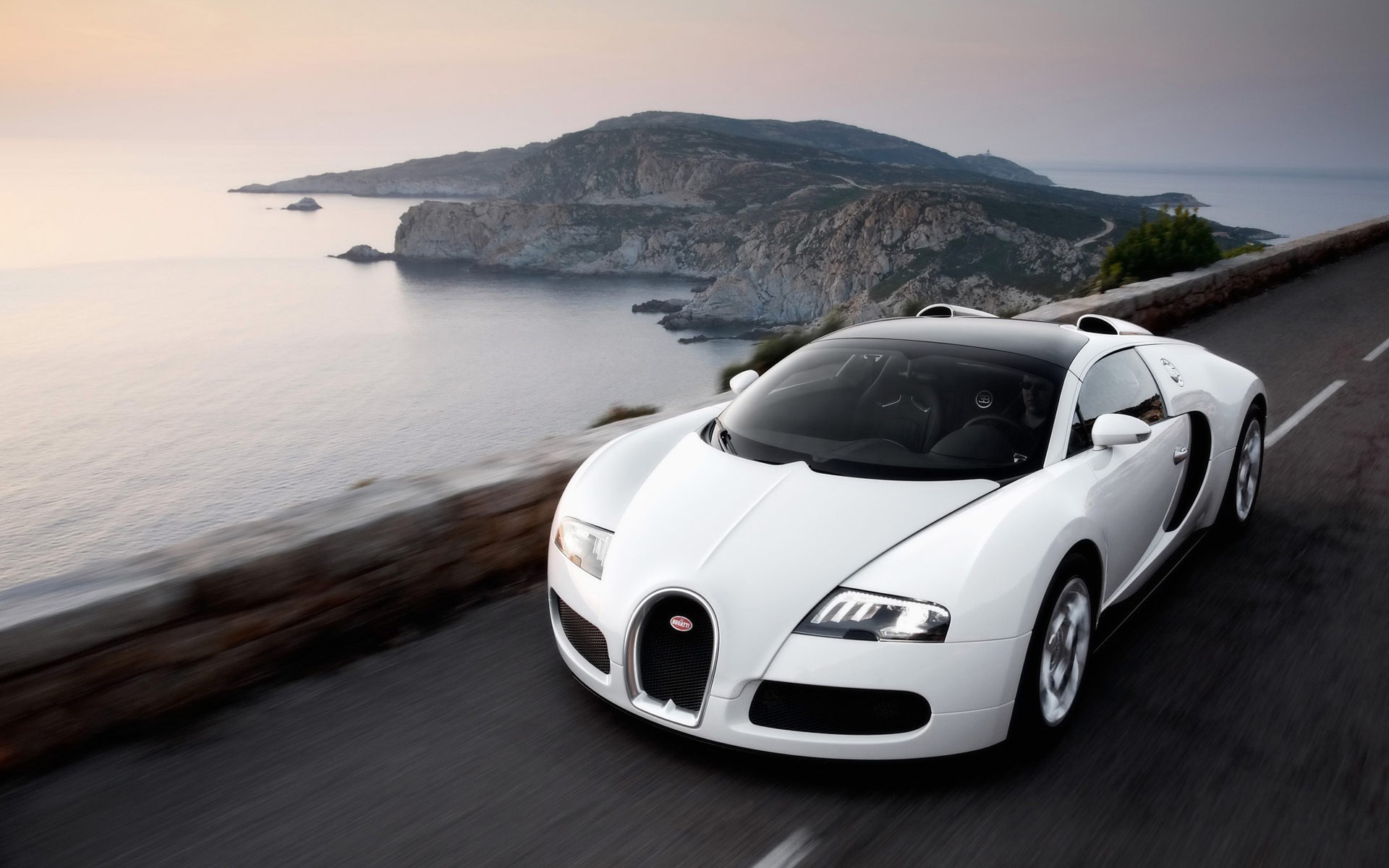 bugatti veyron белый дорога море