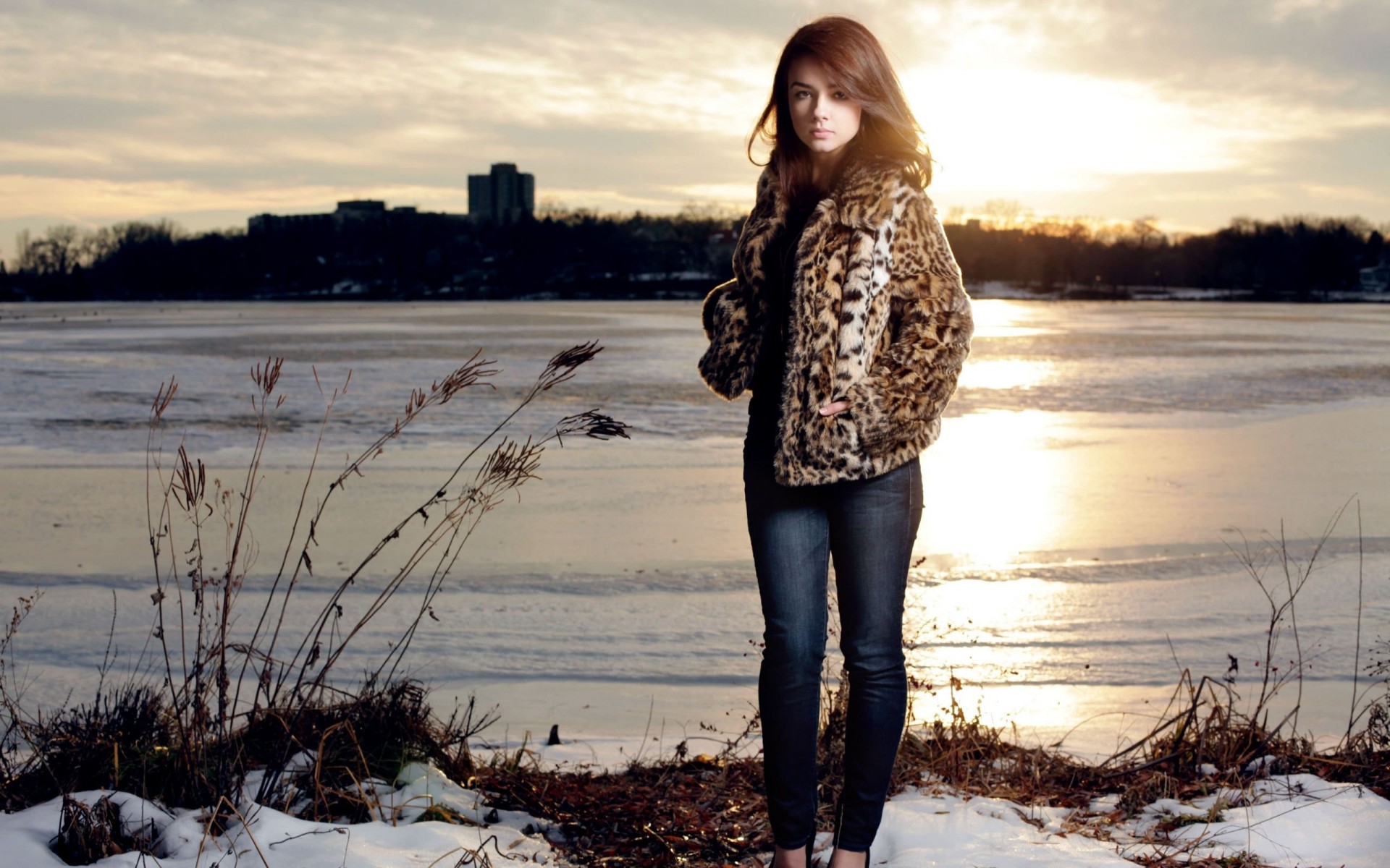 photoshoot sunset girl fashion model lake nature winter photo