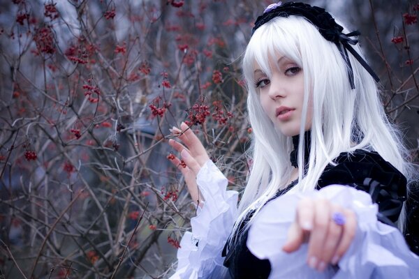 Cosplay fille blonde en costume