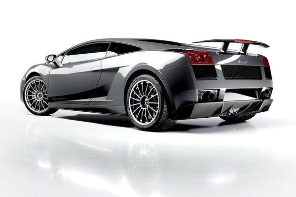 Lamborghini gallardo superleggera with released spoiler