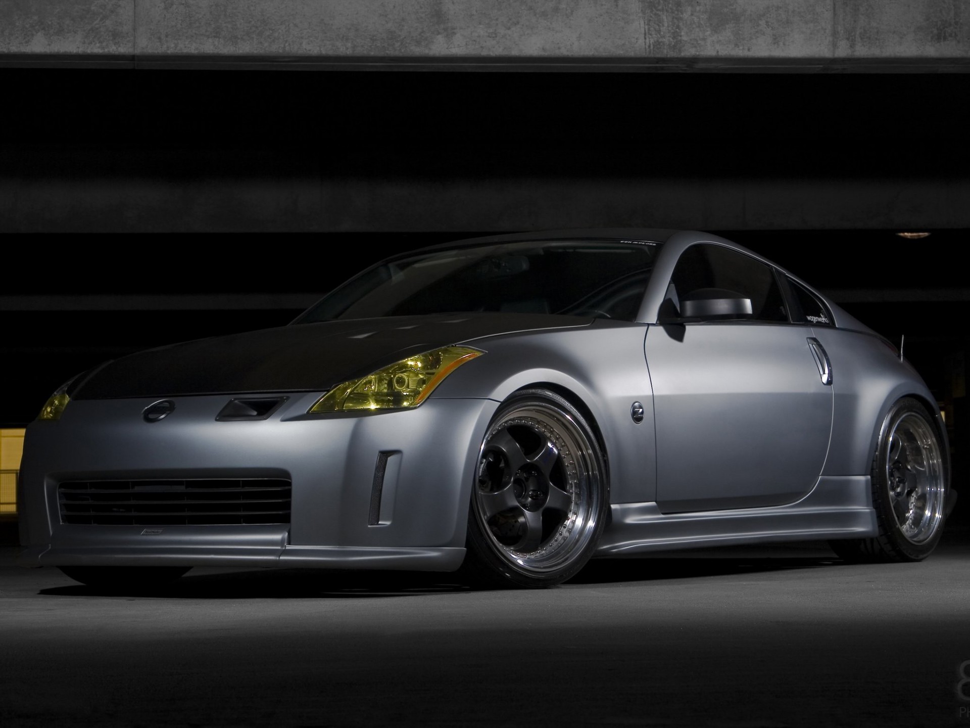 nissan 350z garage grey