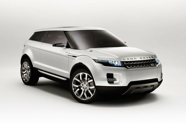 Concept-car du nouveau land rover LRX blanc