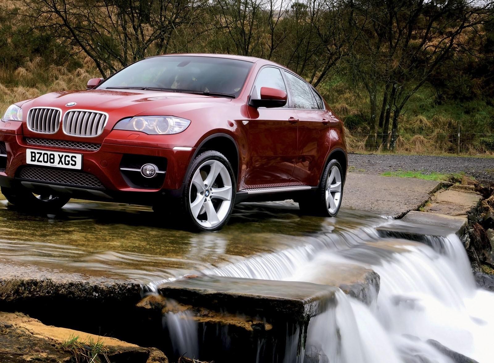 bmw x6 wasserfall bäume