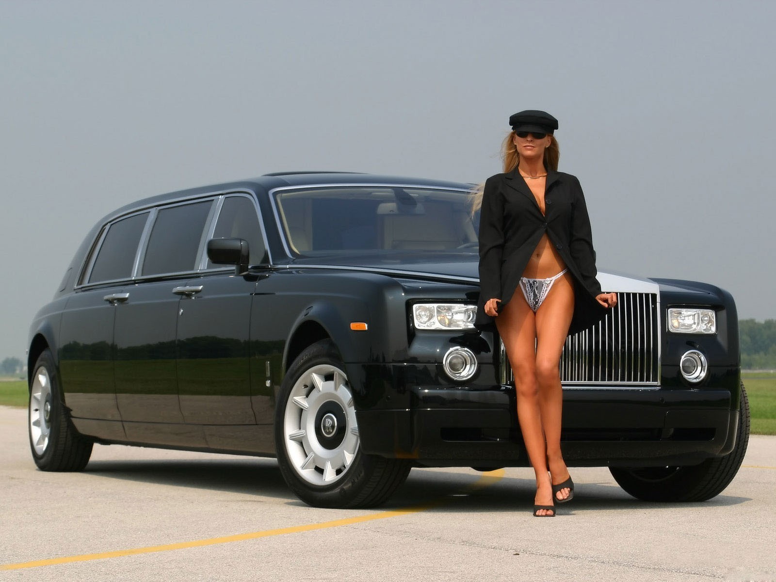 rolse royce phantom airport driver