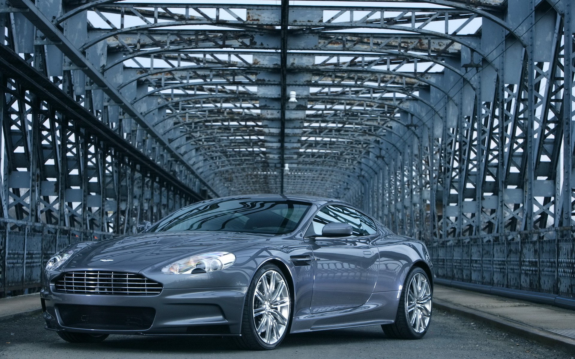 aston martin dbs construcción