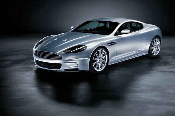 El hermoso coche de Aston Martin