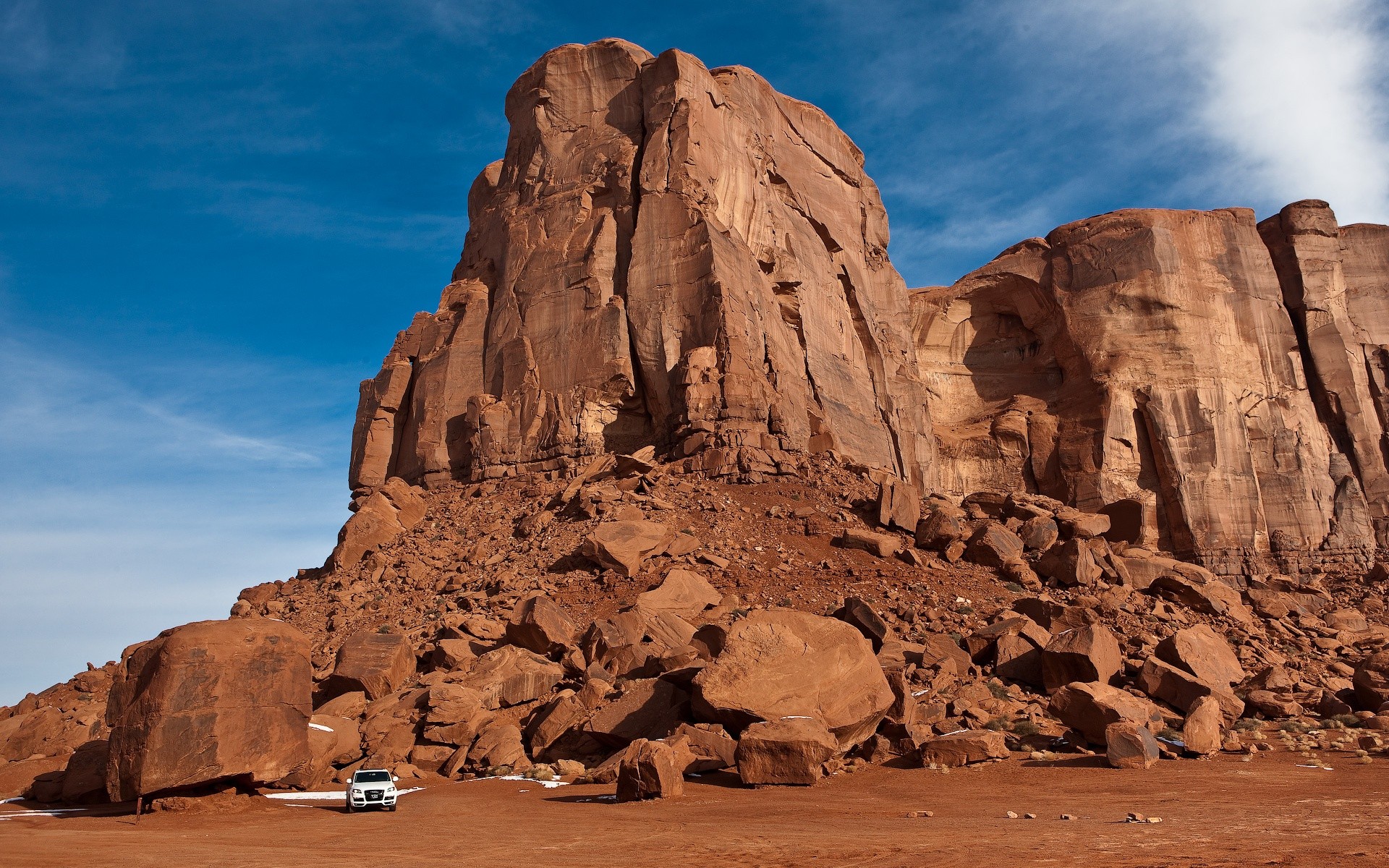 coche rocas piedras