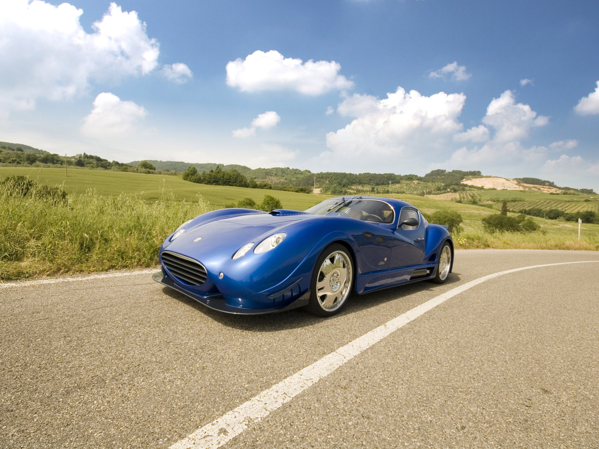 faralli mazzati antas v8 gt straße wolken horizont