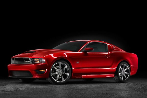 Foto roter Mustang saleen