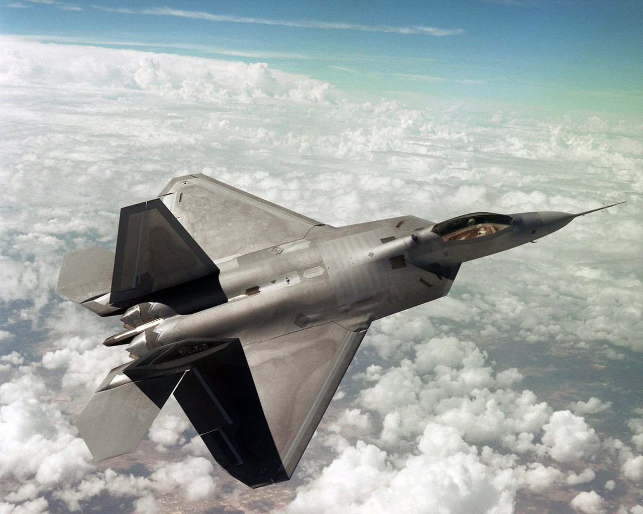 f22 raptor höhe wolken