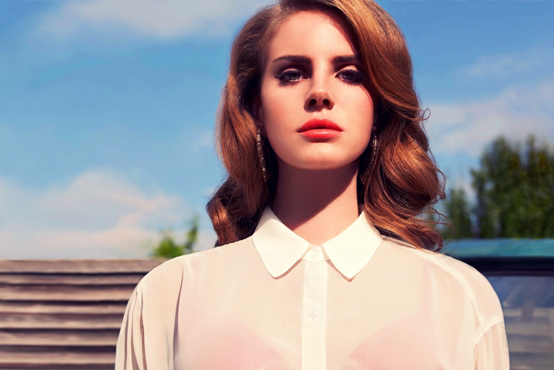 lana del rey sängerin indie-pop roter lippenstift