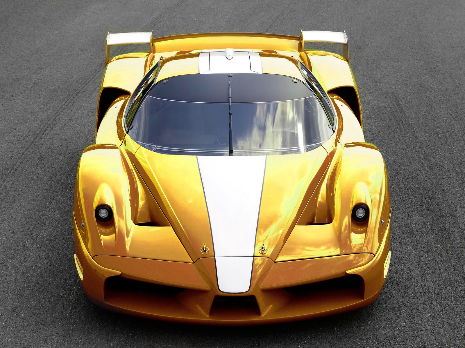 auto giallo sport