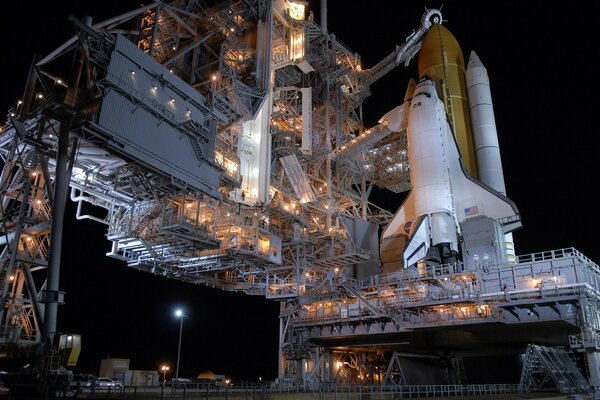 Raumschiff-Shuttle Nachtansicht vom Tiefgang der Mash