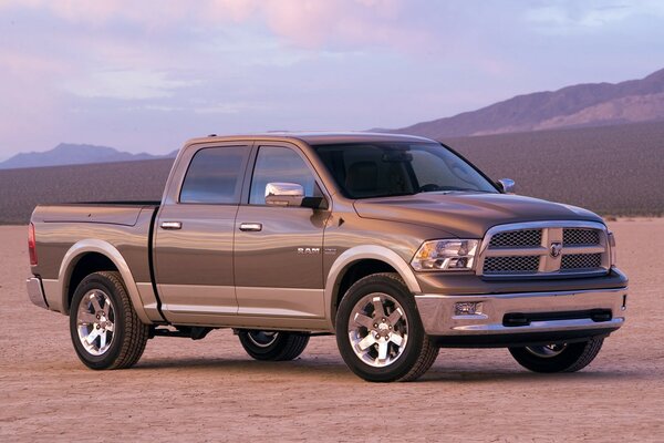 Pickup in the desert on the desktop