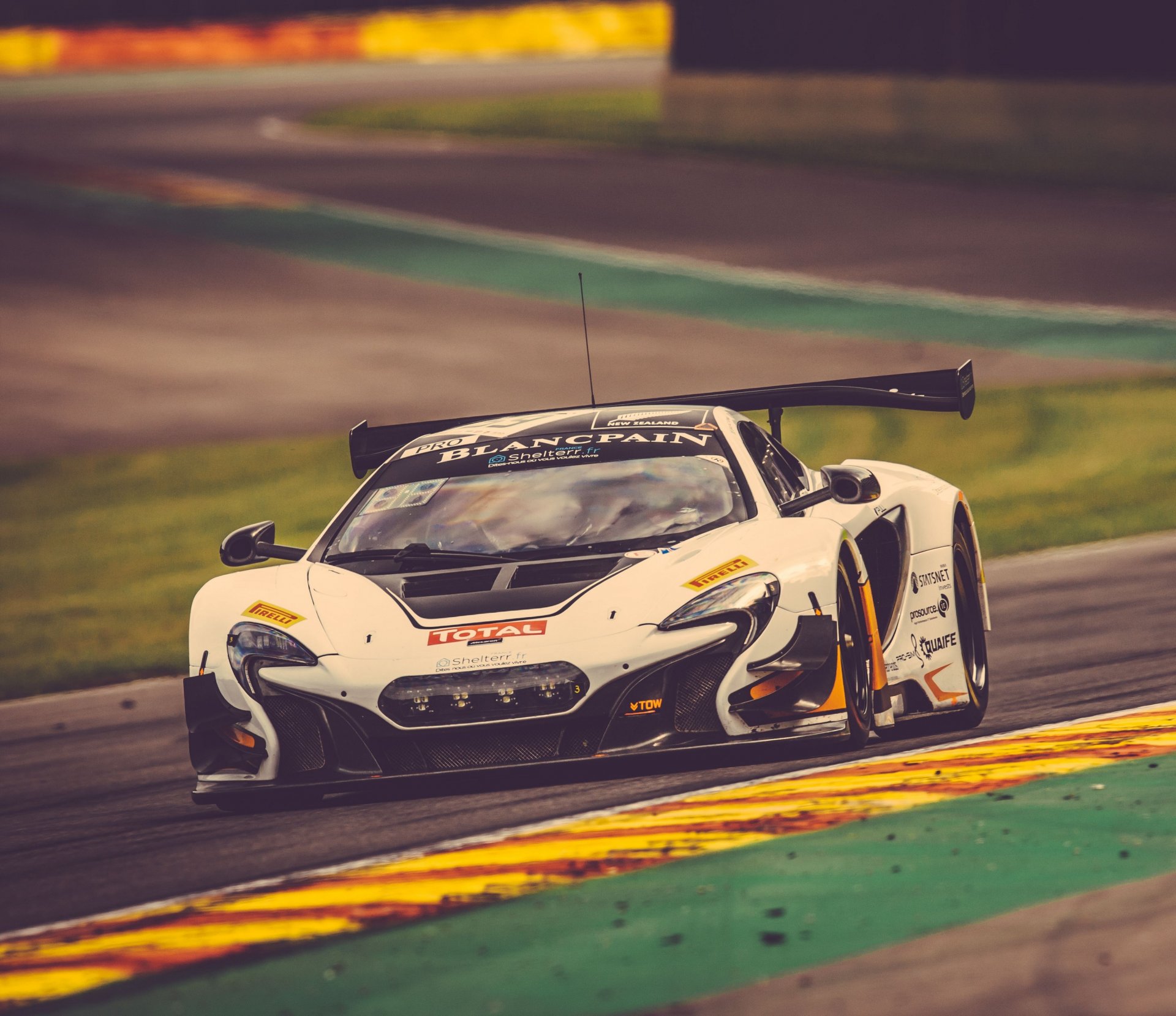 mclaren 650s gt3 supercar race